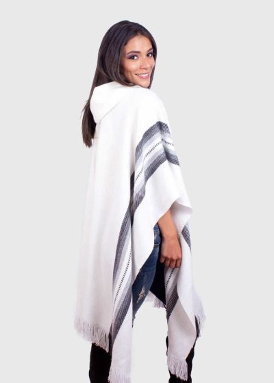 Hoddie White Alpaca Poncho “Nuna”