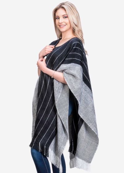 INTI0412 INTI ALPACA Womens Ruana Poncho in Black and White Wool - Peruvian Alpaca Wrap - Wool Long Cape- Fashion Cape Poncho "Rio"