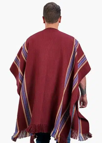 INTI0417 INTI ALPACA burgundy cloak cape for men with V-neck knitted in warm alpaca wool - Street Style Coat Valencia - alpaca poncho